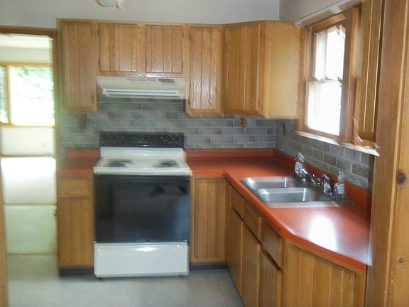 2nd image of 11512 N Lakeview Dr