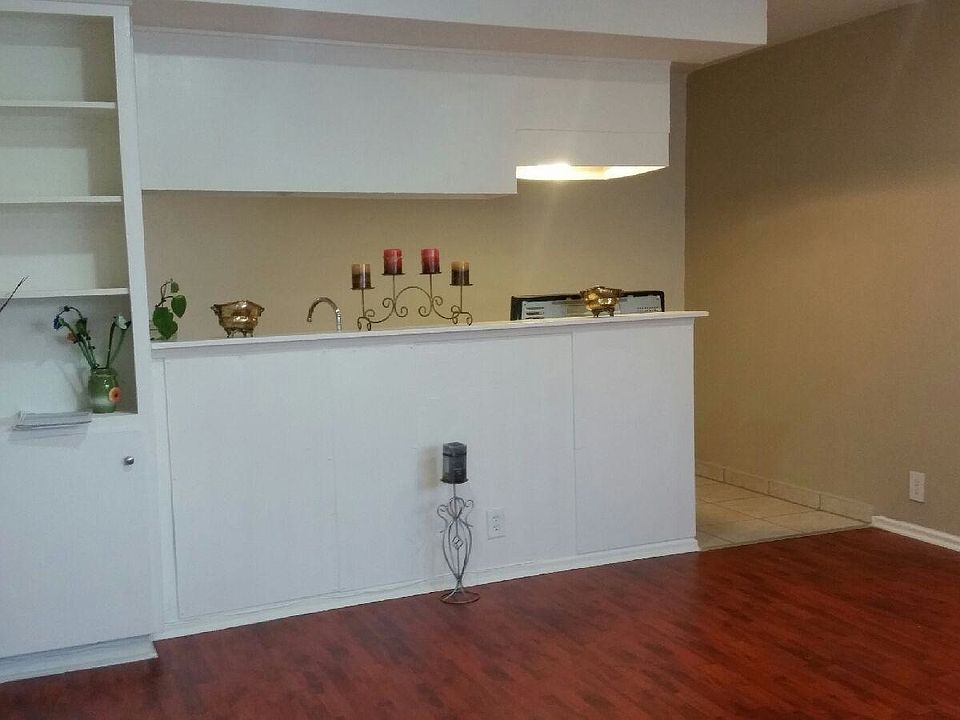 1st image of 430 Normandie Pl APT 03