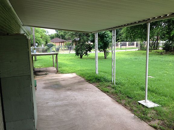 3rd image of 1001 N Stewart Blvd