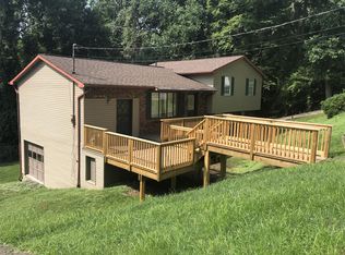 1516 Martha Rd, South Charleston, WV 25303