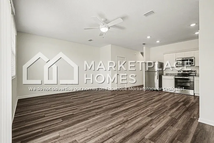 11898 Sylvia St — Photo 12