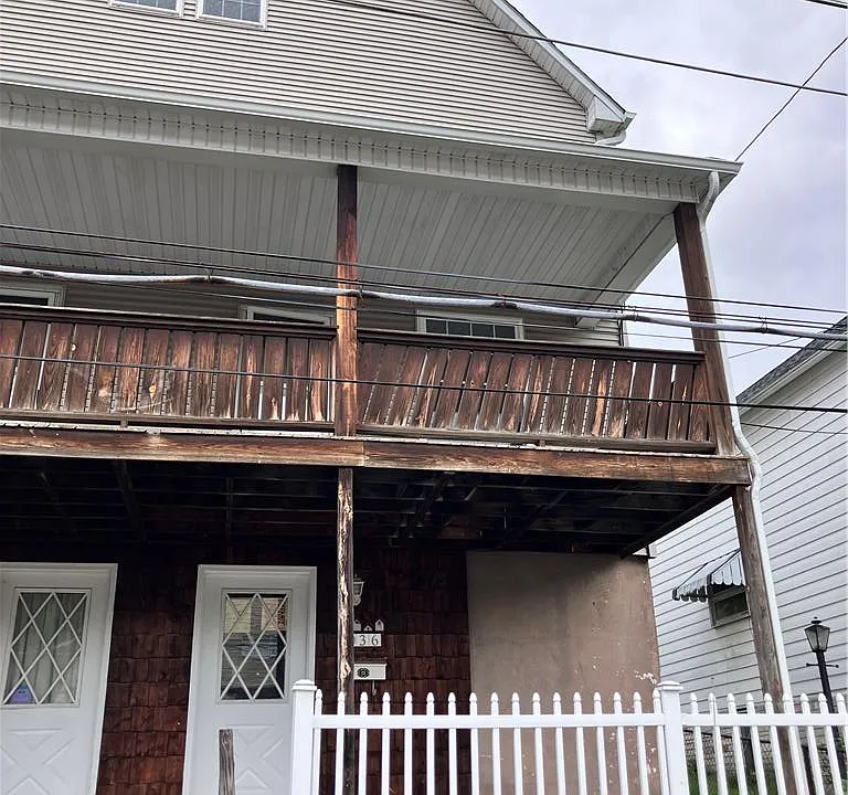 36 Arch St