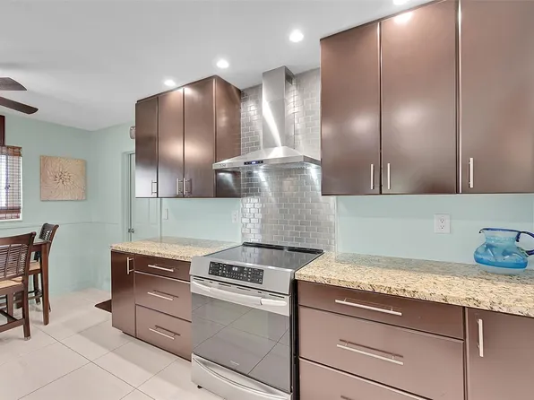 1015 NW 69th Avenue, Margate, FL 33063