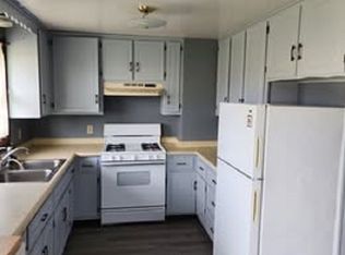 1104 Patrick Henry Ave, De Pere, WI 54115