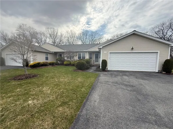 61 Hunters Run #51, Providence, RI 02904