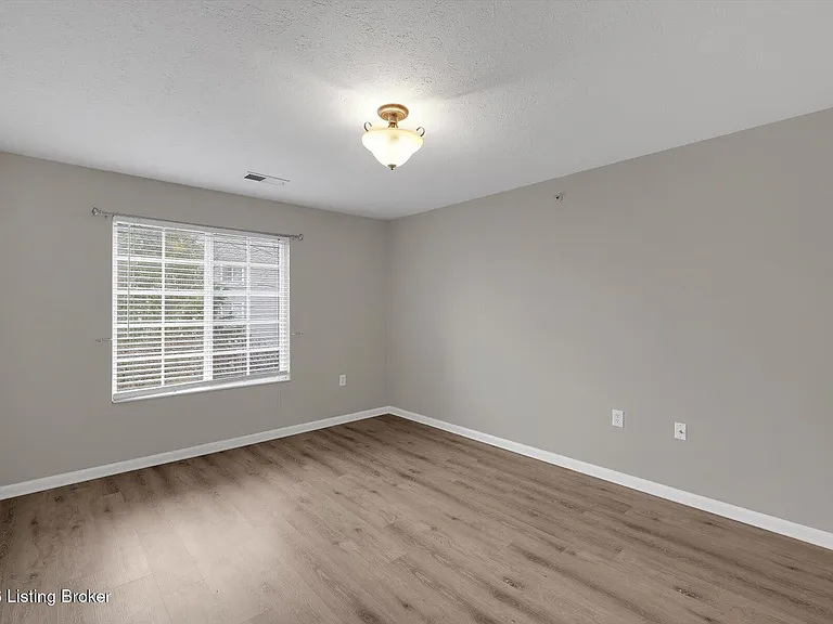 6403 Shelton Cir #102 — Photo 17