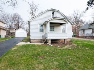 27W356 Beecher Ave, Winfield, IL 60190