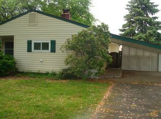 42 Gridiron Rd, Levittown, PA 19057