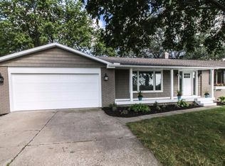 10107 Torrey Rd, Fenton, MI 48430