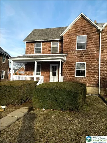 1138 Arcadia St Photo 1