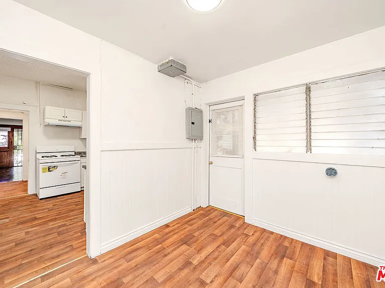 1404 S Manhattan Pl — Photo 14