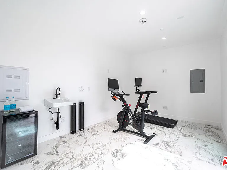 1016 N Martel Ave #Townhouse 108 — Photo 23