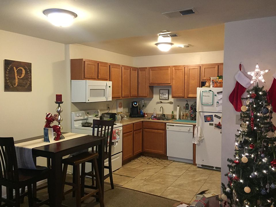 1st image of 310 Oak St APT 503