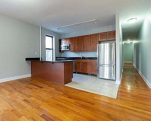 4th image of 3612 Broadway #5B