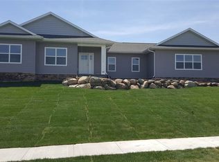 1104 Copper Ter, Waverly, IA 50677