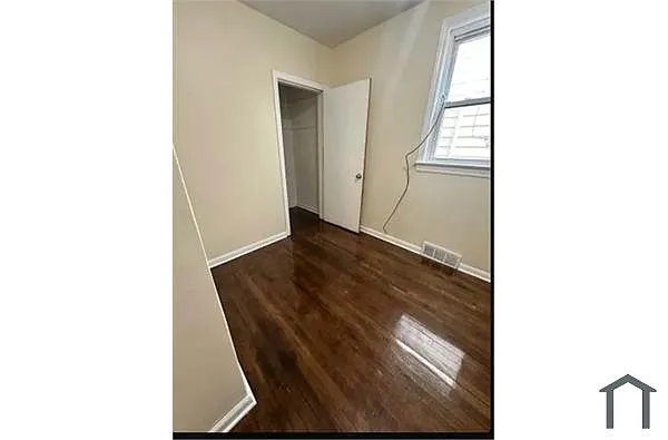 Building Photo - 8500 S Manistee Ave #1