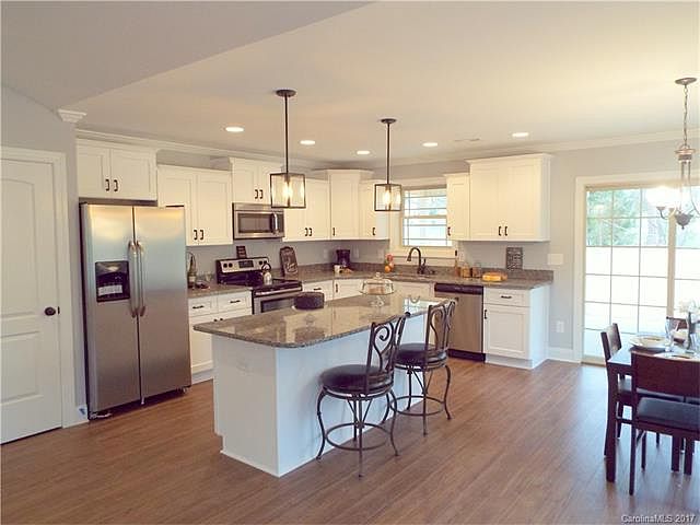 Gorgeous, Modern Kitchen