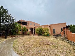 2708 Ventoso, Santa Fe, NM 87505