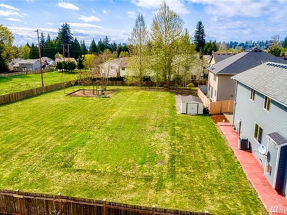 3rd image of 1406 180th St SW