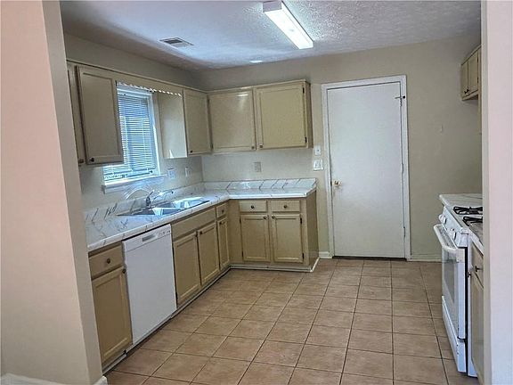 3rd image of 2517 Sugar Cane Pl