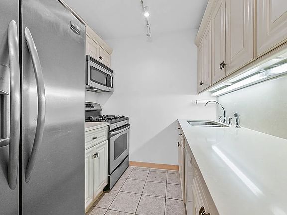 4th image of 275 W 96th St APT 5G