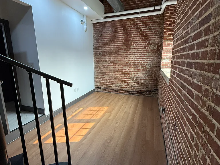 18 Catherine St #103 — Photo 15