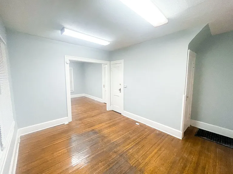 710-712 N Bosart Ave — Photo 11