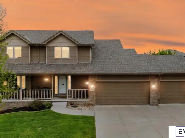 1301 Troy St, Papillion, NE 68133