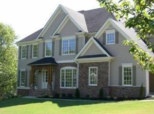 5040 Oakmont Bend Dr, Alpharetta, GA 30004