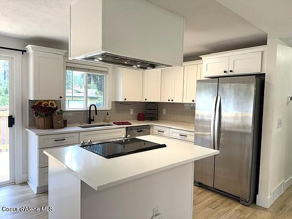 4th image of 373 S Tamarack Dr