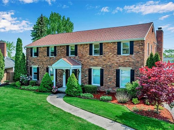 2nd image of 126 Carriage Cir