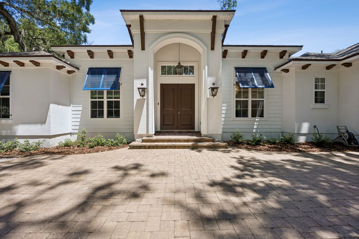 Welcome to 940454 Old Nassauville Rd