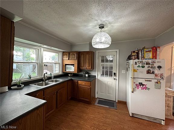 3rd image of 1026 Willard Ave SE