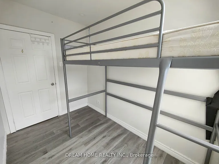 29 Glasgow St #2 — Photo 18