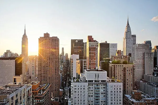 Rented by Solow Realty | media 21