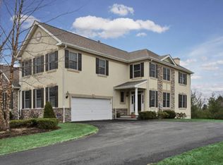 16 Drake Ln, Chester, NJ 07930