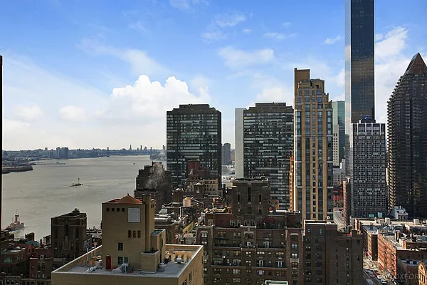 Rented by Oxford Property Group | media 13