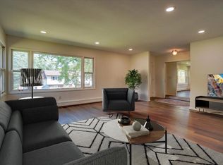 510 Village Dr, Belleville, WI 53508