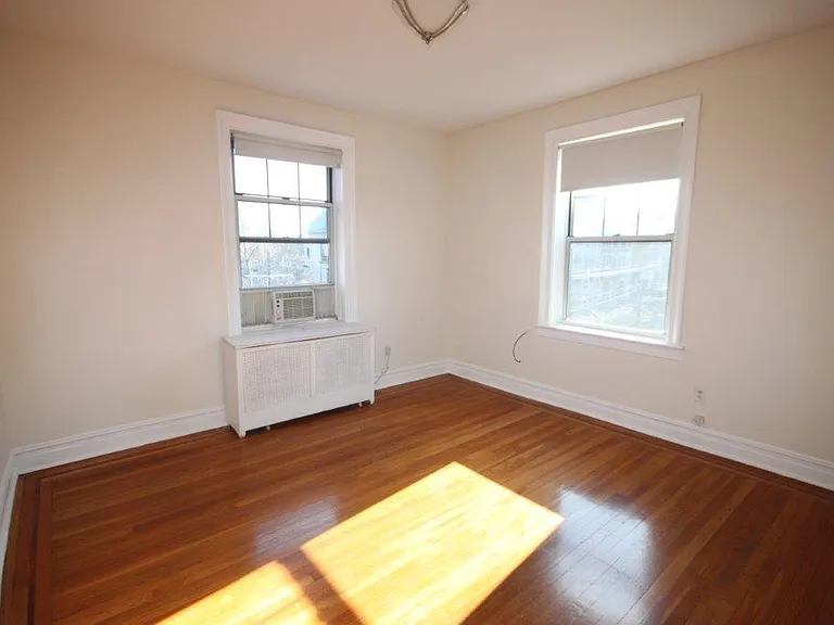 1000 Hudson St #404 — Photo 12