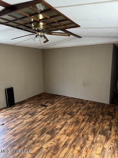 2nd image of 112 Rolling Hills Dr