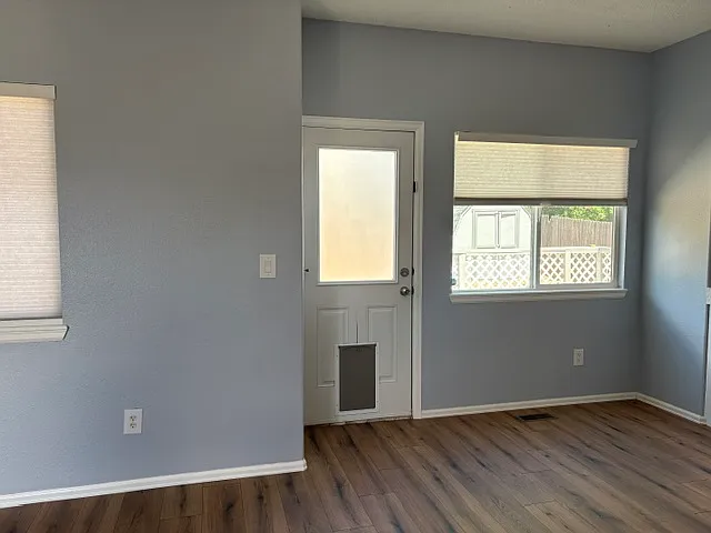 1949 Siskin Ln — Photo 21