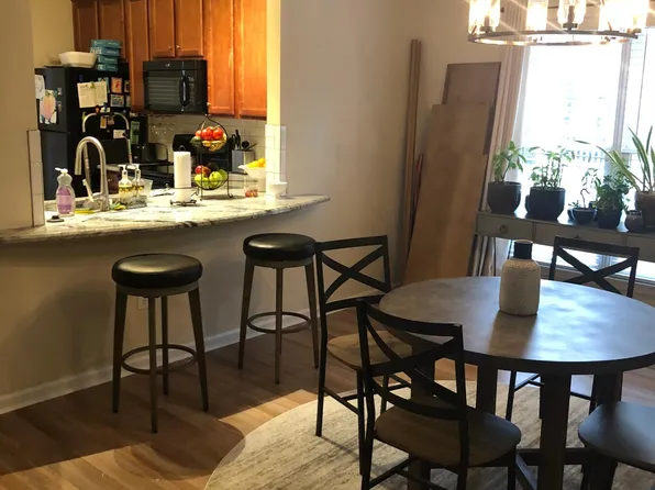 1034 Mica Lamp Ct, Apex, NC 27502