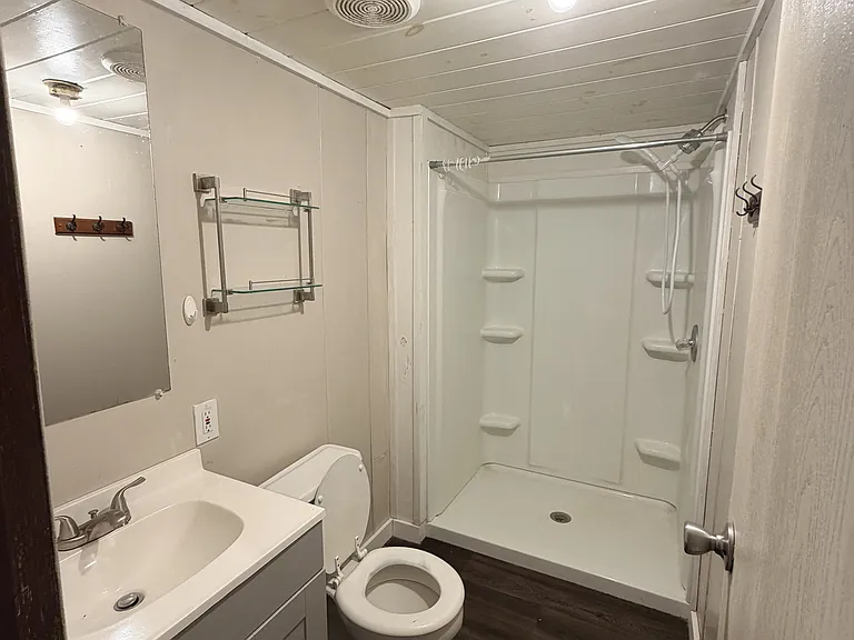 147 Phillips Ln — Photo 7