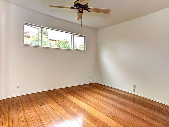 3rd image of 3287 Blue Mountain Dr