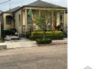 2373 Rousseau St, New Orleans, LA 70130