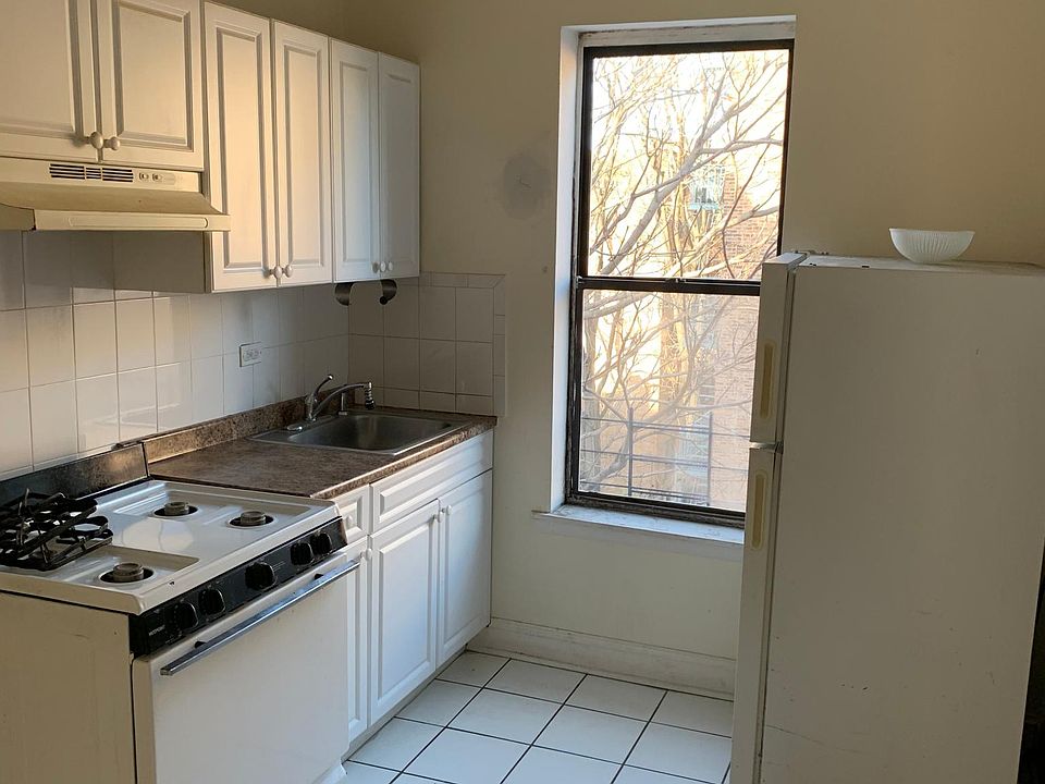 1st image of 2291 University Ave APT 4B