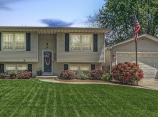 268 Walnut Ln, Crown Point, IN 46307