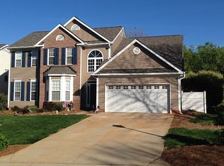 10911 Chamberlain Hall Ct, Charlotte, NC 28277