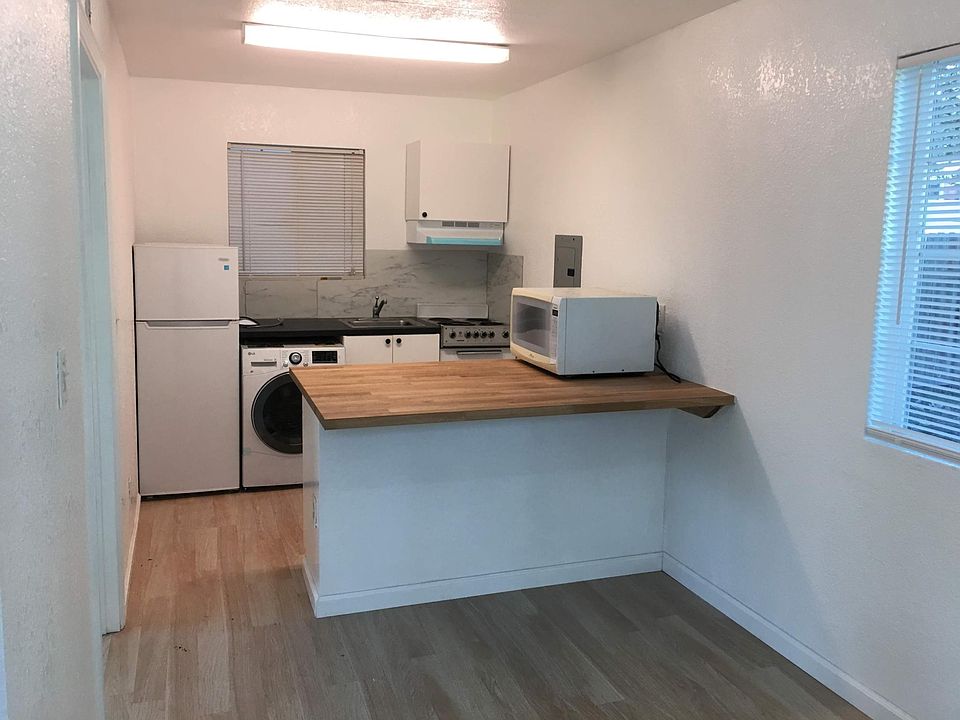 1st image of 1115 Carlton Ave #2