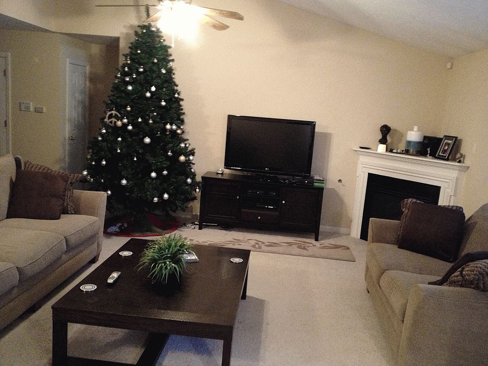 Greatroom with gas fireplace!